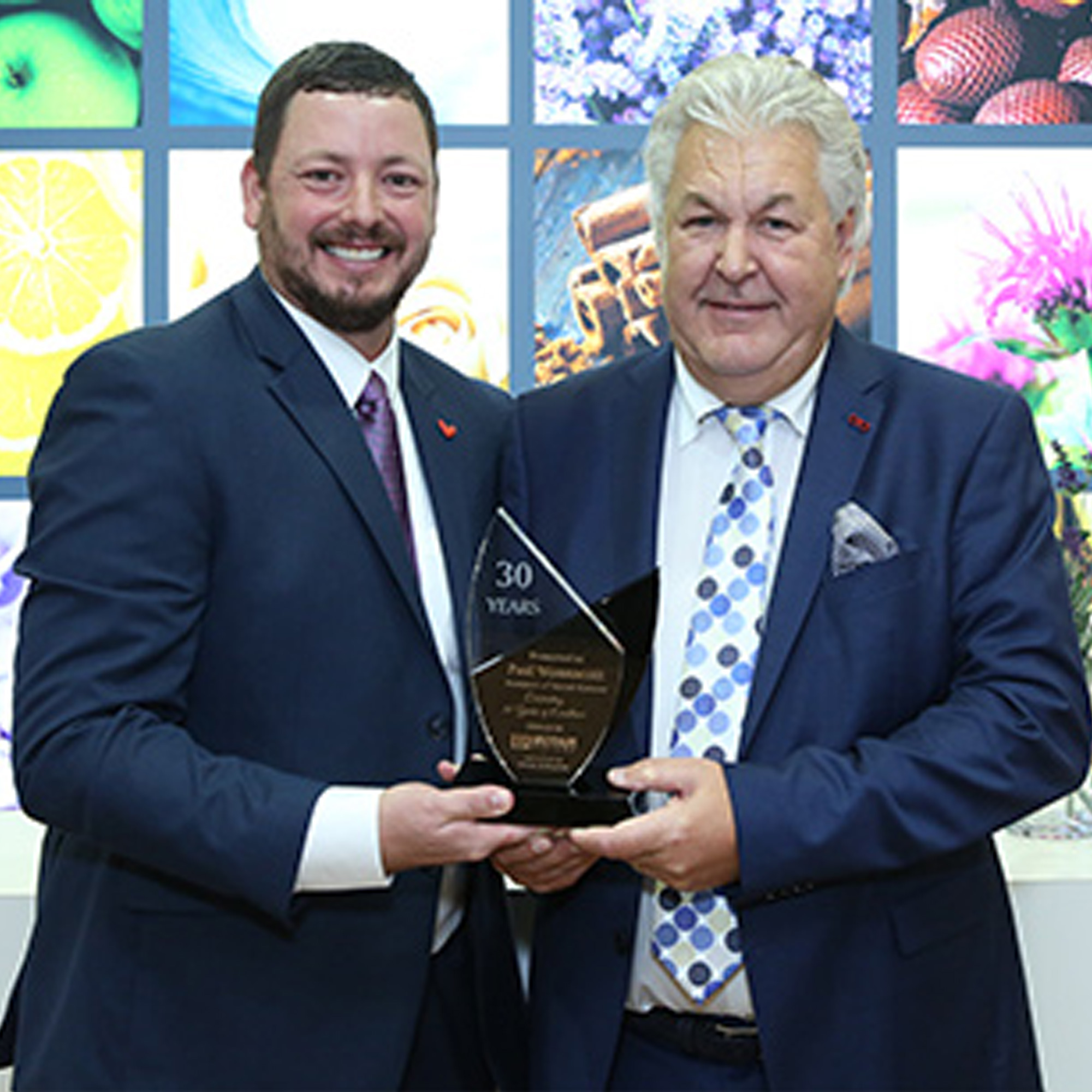 Paul Wonnacott, President of Vectair Systems, Inc. receives 30th anniversary award